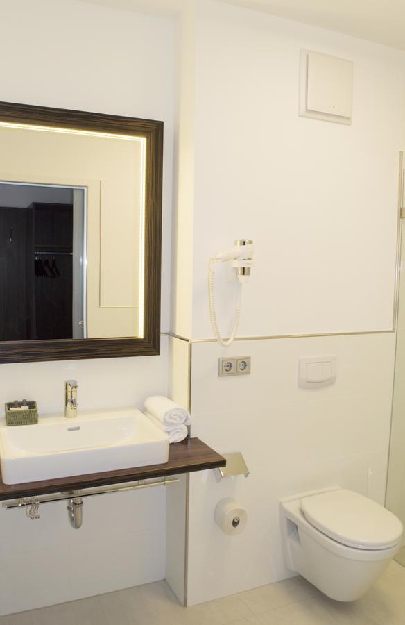 Dorfmeister Business Hotel B&B Weikersdorf am Steinfelde Habitación foto